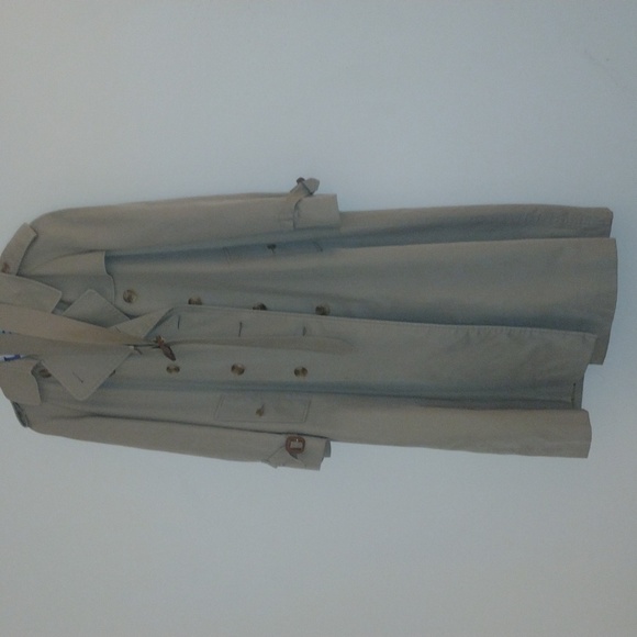 Burberry Trench Coat with Removable Wool Lining - Picture 16 of 16